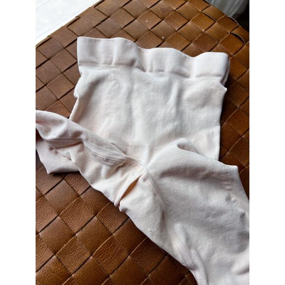 NEW SKIMS Above the Knee Short Clay Size XXS/XS - Picture 2 of 4